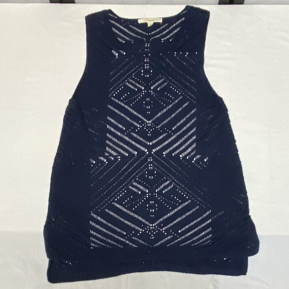 Rewind Navy Open Diamond Crochet Scoop Neck Uneven Split Hem Sleeveless Tank Top